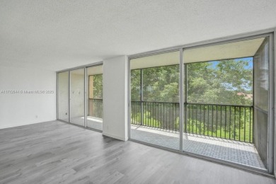 INVESTOR OPPORTUNITY !! Unit Currently occupied by Excellent and on Inverrary Country Club in Florida - for sale on GolfHomes.com, golf home, golf lot