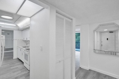 INVESTOR OPPORTUNITY !! Unit Currently occupied by Excellent and on Inverrary Country Club in Florida - for sale on GolfHomes.com, golf home, golf lot