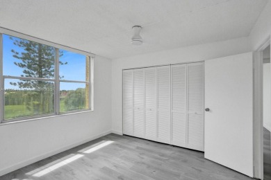 INVESTOR OPPORTUNITY !! Unit Currently occupied by Excellent and on Inverrary Country Club in Florida - for sale on GolfHomes.com, golf home, golf lot