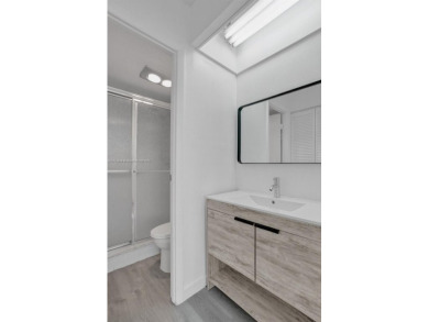 INVESTOR OPPORTUNITY !! Unit Currently occupied by Excellent and on Inverrary Country Club in Florida - for sale on GolfHomes.com, golf home, golf lot