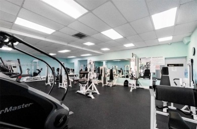 INVESTOR OPPORTUNITY !! Unit Currently occupied by Excellent and on Inverrary Country Club in Florida - for sale on GolfHomes.com, golf home, golf lot