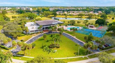 INVESTOR OPPORTUNITY !! Unit Currently occupied by Excellent and on Inverrary Country Club in Florida - for sale on GolfHomes.com, golf home, golf lot