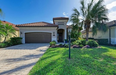 Price improvement.. BRING ALL OFFERS! This stunning 4-bedroom on Lakewood National Golf Club in Florida - for sale on GolfHomes.com, golf home, golf lot