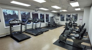 Beautifully updated Greenbriar Model in 55+ Leisure Village on Leisure Village Golf Course in New York - for sale on GolfHomes.com, golf home, golf lot