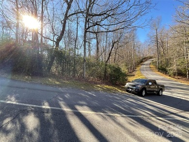 Corner lot bordering POA land. Spacious and buildable. Has on Connestee Falls Golf Club in North Carolina - for sale on GolfHomes.com, golf home, golf lot