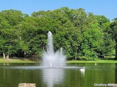 Beautifully updated Greenbriar Model in 55+ Leisure Village on Leisure Village Golf Course in New York - for sale on GolfHomes.com, golf home, golf lot
