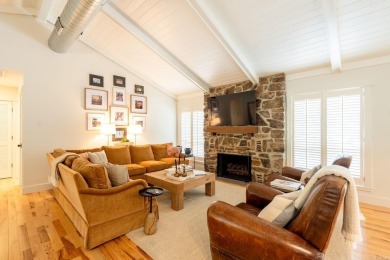 Lovely Eden Isle LAKEVIEW Home (likely designed by Frank McGary) on Red Apple Inn and Country Club in Arkansas - for sale on GolfHomes.com, golf home, golf lot