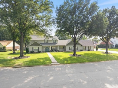 Fully remodeled, all-electric home offering nearly 5,000 sq ft on The Course at River Oaks in Arkansas - for sale on GolfHomes.com, golf home, golf lot