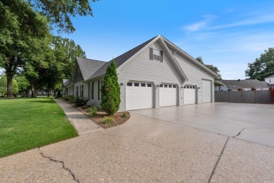 Fully remodeled, all-electric home offering nearly 5,000 sq ft on The Course at River Oaks in Arkansas - for sale on GolfHomes.com, golf home, golf lot