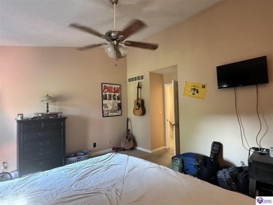 This very well-maintained, and tastefully redone condo is on Doe Valley Country Club in Kentucky - for sale on GolfHomes.com, golf home, golf lot