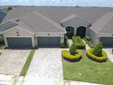 Effortless living in sought-after Loren Cove! This 3BD/2BA villa on Duran Golf Course in Florida - for sale on GolfHomes.com, golf home, golf lot