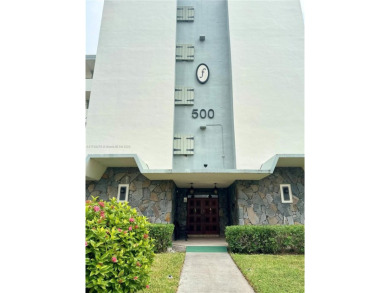 Real South Florida vibes in this spacious condo in Hallandale on The Diplomat Golf Resort and Spa in Florida - for sale on GolfHomes.com, golf home, golf lot