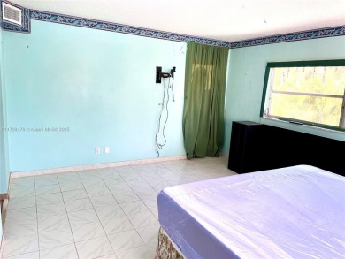 Real South Florida vibes in this spacious condo in Hallandale on The Diplomat Golf Resort and Spa in Florida - for sale on GolfHomes.com, golf home, golf lot
