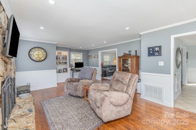 Charming traditional brick home located in Shannon Acres at the on Statesville Country Club in North Carolina - for sale on GolfHomes.com, golf home, golf lot