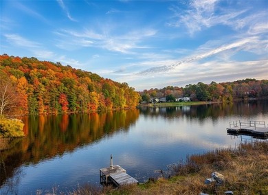 Lake side living on Lake Rayburn & enjoy a ride on 'The Back 40' on Bella Vista Country Club - Berksdale in Arkansas - for sale on GolfHomes.com, golf home, golf lot