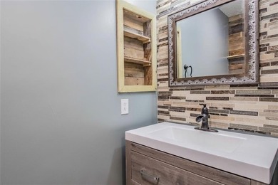 Lake side living on Lake Rayburn & enjoy a ride on 'The Back 40' on Bella Vista Country Club - Berksdale in Arkansas - for sale on GolfHomes.com, golf home, golf lot