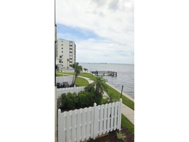 ***NEW PRICE+$8,000 SELLER CREDIT!***Experience the most on The Dunedin Country Club in Florida - for sale on GolfHomes.com, golf home, golf lot