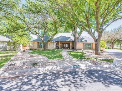Come check out this beautiful home on the newly renovated on Bentwood Country Club in Texas - for sale on GolfHomes.com, golf home, golf lot