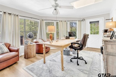 PRICED WELL BELOW APPRAISAL VALUE!! Beautiful 3/2/2 plus office on Hide-A-Way Lake Golf Course in Texas - for sale on GolfHomes.com, golf home, golf lot