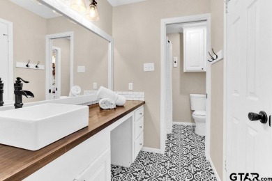 PRICED WELL BELOW APPRAISAL VALUE!! Beautiful 3/2/2 plus office on Hide-A-Way Lake Golf Course in Texas - for sale on GolfHomes.com, golf home, golf lot