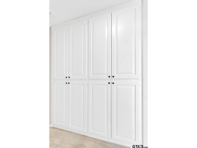 PRICED WELL BELOW APPRAISAL VALUE!! Beautiful 3/2/2 plus office on Hide-A-Way Lake Golf Course in Texas - for sale on GolfHomes.com, golf home, golf lot
