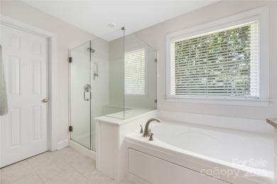 Full brick, 5 bedroom 3 bath golf course lot in Birkdale! A on Birkdale Golf Club in North Carolina - for sale on GolfHomes.com, golf home, golf lot