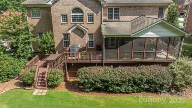 Full brick, 5 bedroom 3 bath golf course lot in Birkdale! A on Birkdale Golf Club in North Carolina - for sale on GolfHomes.com, golf home, golf lot