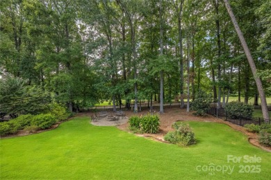 Full brick, 5 bedroom 3 bath golf course lot in Birkdale! A on Birkdale Golf Club in North Carolina - for sale on GolfHomes.com, golf home, golf lot