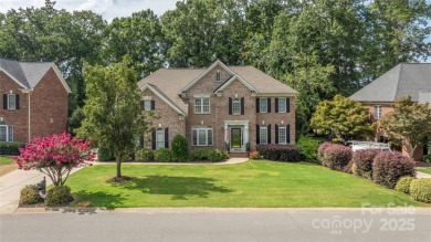Full brick, 5 bedroom 3 bath golf course lot in Birkdale! A on Birkdale Golf Club in North Carolina - for sale on GolfHomes.com, golf home, golf lot