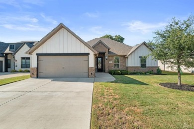 Virtual home - video and 3D tour available via text! This on Harbor Lakes Golf Club in Texas - for sale on GolfHomes.com, golf home, golf lot