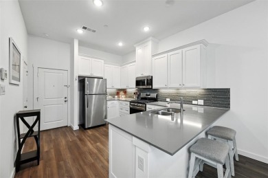 Modern  updated townhouse in the prime North Richland Hills on Iron Horse Golf Course in Texas - for sale on GolfHomes.com, golf home, golf lot