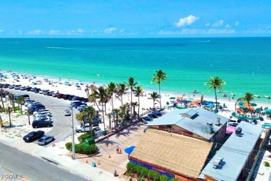 COME SEE THIS *WOW* COACH HOME!! This is an impressive second on Bonita National Golf Course in Florida - for sale on GolfHomes.com, golf home, golf lot