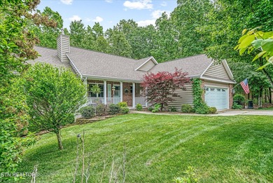 Perfectly situated in the desirable Fairfield Glade retirement on Druid Hills Golf Club in Tennessee - for sale on GolfHomes.com, golf home, golf lot