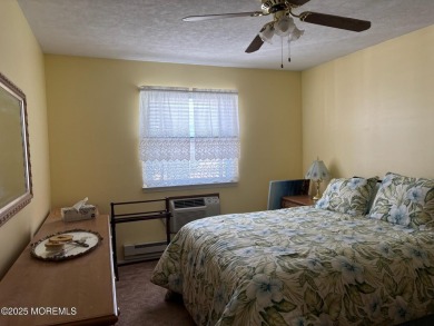 55+Community in Crestwood Village One. This two bedroom front on Keswick Village Golf Course in New Jersey - for sale on GolfHomes.com, golf home, golf lot
