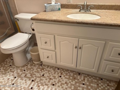 55+Community in Crestwood Village One. This two bedroom front on Keswick Village Golf Course in New Jersey - for sale on GolfHomes.com, golf home, golf lot