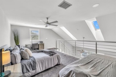 Welcome to this beautifully renovated 2-bedroom, 2-bath with on Oaks Country Club in Florida - for sale on GolfHomes.com, golf home, golf lot
