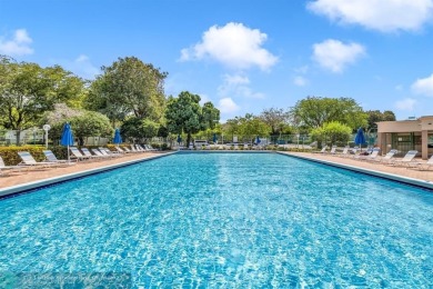 Welcome to this beautifully renovated 2-bedroom, 2-bath with on Oaks Country Club in Florida - for sale on GolfHomes.com, golf home, golf lot