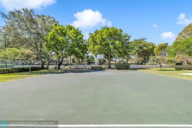 Welcome to this beautifully renovated 2-bedroom, 2-bath with on Oaks Country Club in Florida - for sale on GolfHomes.com, golf home, golf lot