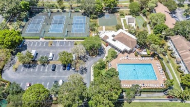 Welcome to this beautifully renovated 2-bedroom, 2-bath with on Oaks Country Club in Florida - for sale on GolfHomes.com, golf home, golf lot