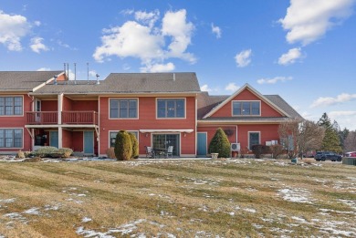 Impeccably maintained 2 bedroom second floor condo in Country on Augusta Country Club in Maine - for sale on GolfHomes.com, golf home, golf lot