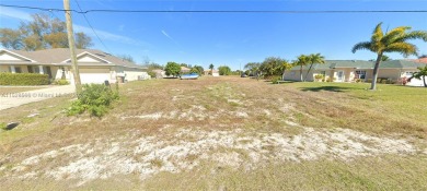 10,250sf Residential lot for Sale. Build your dream home along on Palmetto-Pine Country Club in Florida - for sale on GolfHomes.com, golf home, golf lot