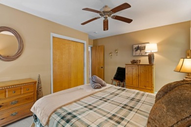 Charming Mountain-Style Ranch in Split Rock Resort - Walk to the on Split Rock Resort and Country Club in Pennsylvania - for sale on GolfHomes.com, golf home, golf lot
