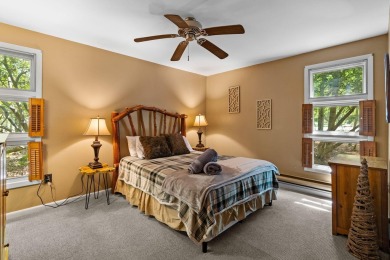 Charming Mountain-Style Ranch in Split Rock Resort - Walk to the on Split Rock Resort and Country Club in Pennsylvania - for sale on GolfHomes.com, golf home, golf lot