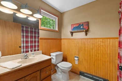 Charming Mountain-Style Ranch in Split Rock Resort - Walk to the on Split Rock Resort and Country Club in Pennsylvania - for sale on GolfHomes.com, golf home, golf lot
