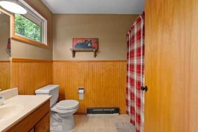 Charming Mountain-Style Ranch in Split Rock Resort - Walk to the on Split Rock Resort and Country Club in Pennsylvania - for sale on GolfHomes.com, golf home, golf lot