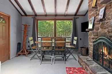 Charming Mountain-Style Ranch in Split Rock Resort - Walk to the on Split Rock Resort and Country Club in Pennsylvania - for sale on GolfHomes.com, golf home, golf lot