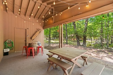 Charming Mountain-Style Ranch in Split Rock Resort - Walk to the on Split Rock Resort and Country Club in Pennsylvania - for sale on GolfHomes.com, golf home, golf lot