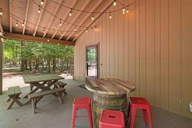 Charming Mountain-Style Ranch in Split Rock Resort - Walk to the on Split Rock Resort and Country Club in Pennsylvania - for sale on GolfHomes.com, golf home, golf lot