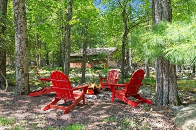Charming Mountain-Style Ranch in Split Rock Resort - Walk to the on Split Rock Resort and Country Club in Pennsylvania - for sale on GolfHomes.com, golf home, golf lot