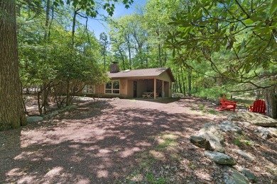 Charming Mountain-Style Ranch in Split Rock Resort - Walk to the on Split Rock Resort and Country Club in Pennsylvania - for sale on GolfHomes.com, golf home, golf lot